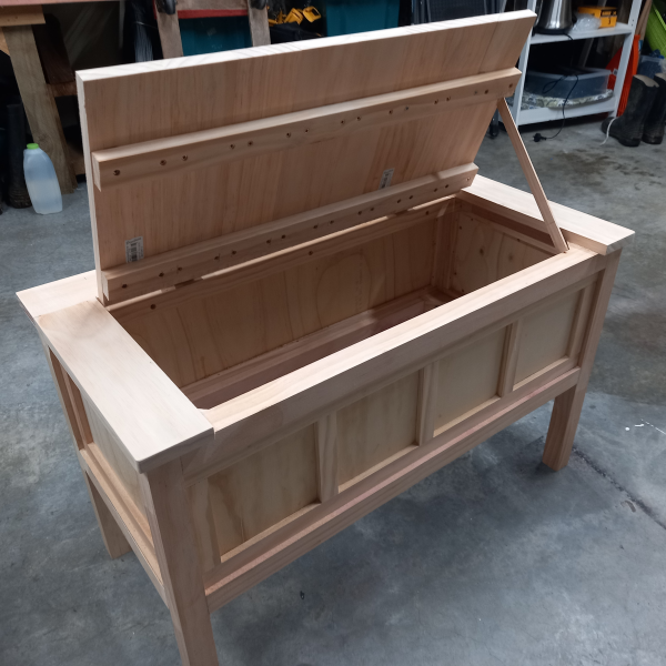 DIY plans to build a Hall Stand with Lidded Boot Bench