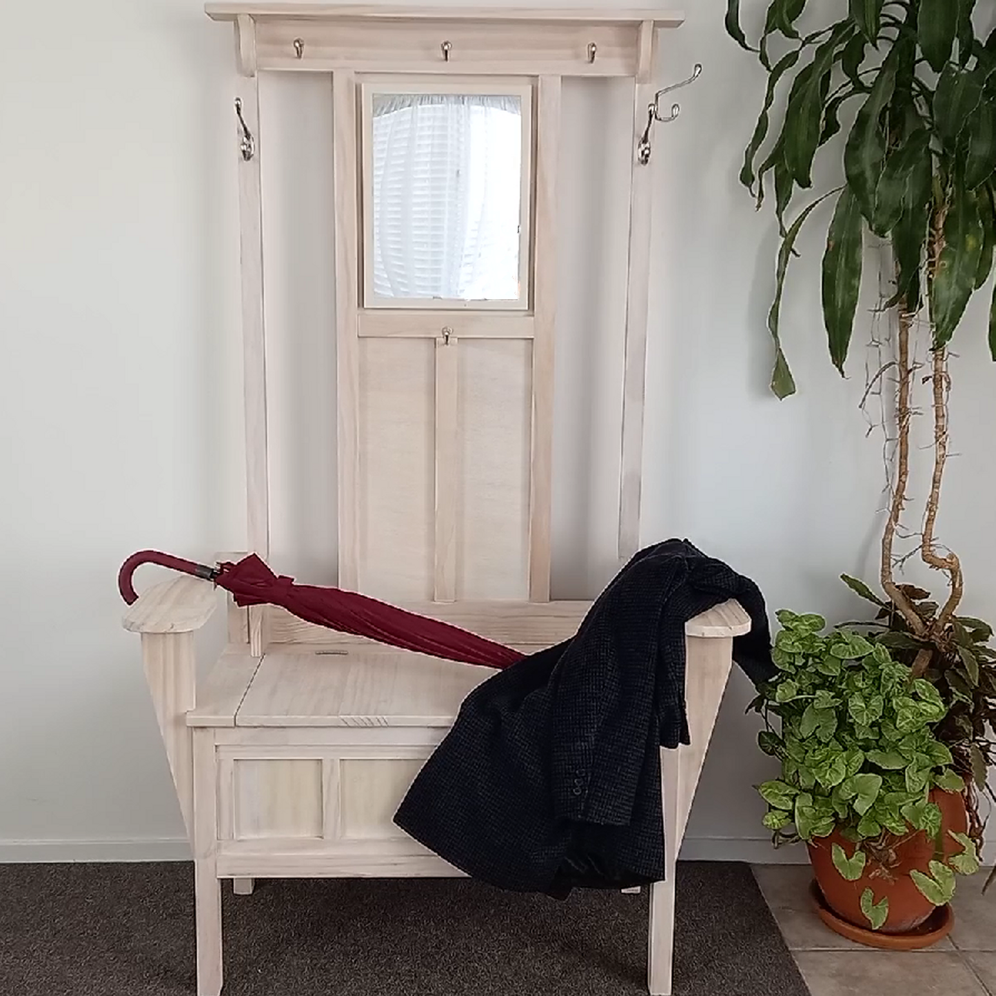 Build Your Own Versatile Entryway Bench with Modular Back Options