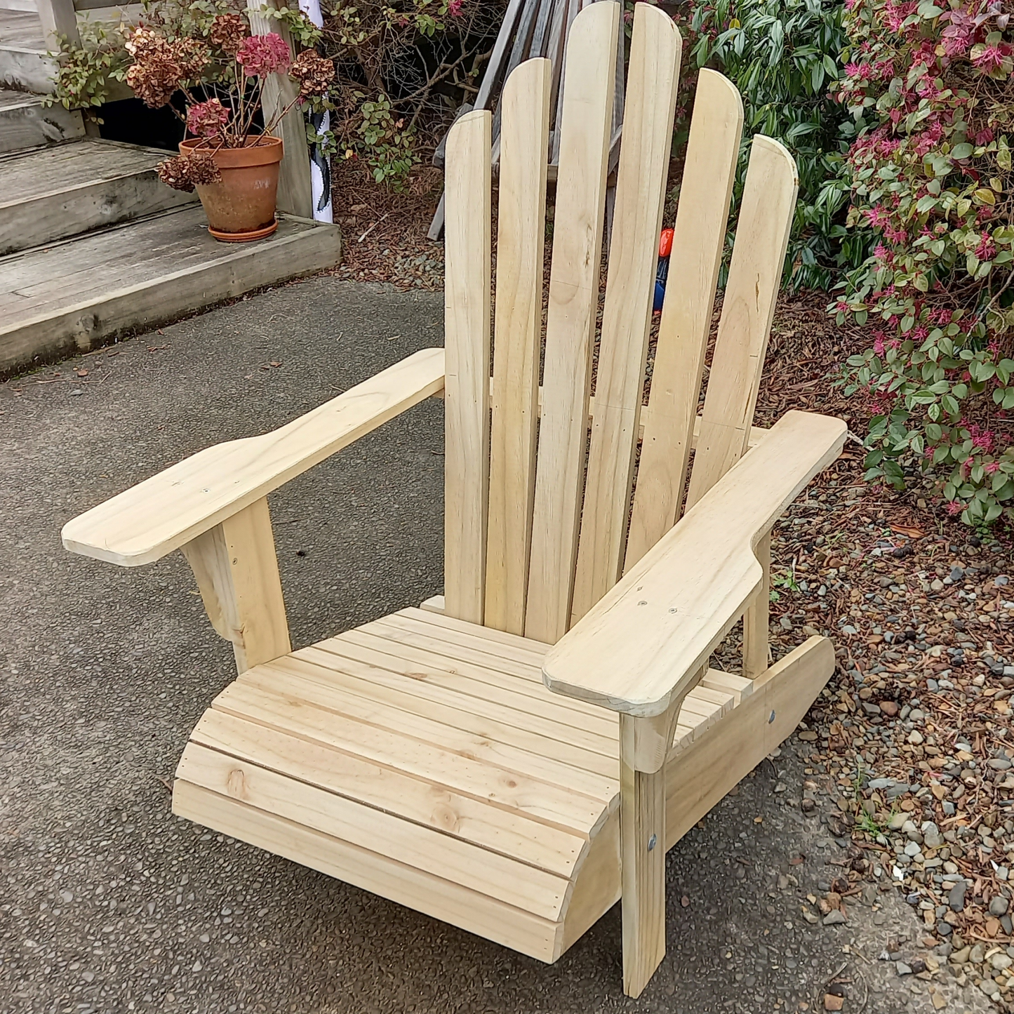 DIY plans to build an awesome Adirondack chair