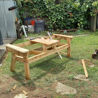 DIY plans to build a companion seat with a center table