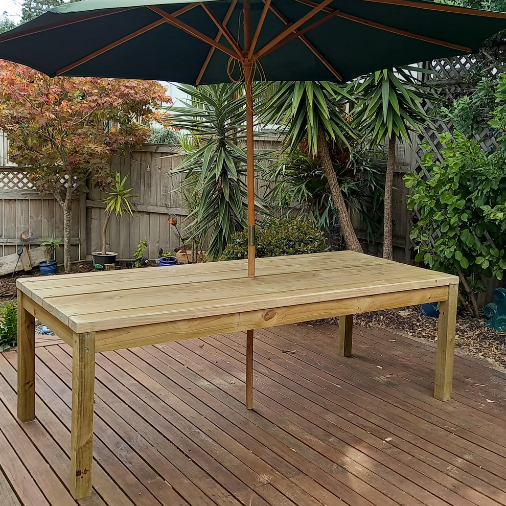 DIY plans to build an 8ft (2400mm) long outdoor dining table Kenny's