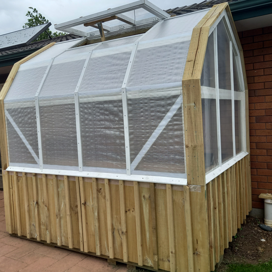 DIY plans to build a 6x8 (1.8 x 2.4m) greenhouse and potting shed